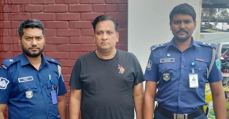 আমেরিকা থেকে দেশে ফিরেই আ.লীগ নেতা গ্রেফতার